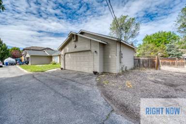 Main picture of 2227 S Sumac St