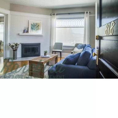 Main picture of 800 NE Broadway St