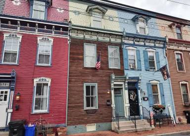 Main picture of 577 Showers St