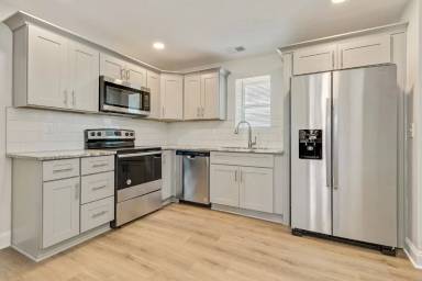 Main picture of 49 E 16th St SW