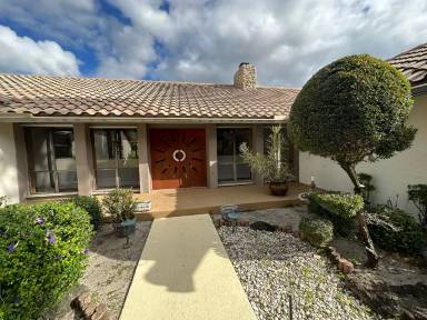 Main picture of 7243 Encina Ln
