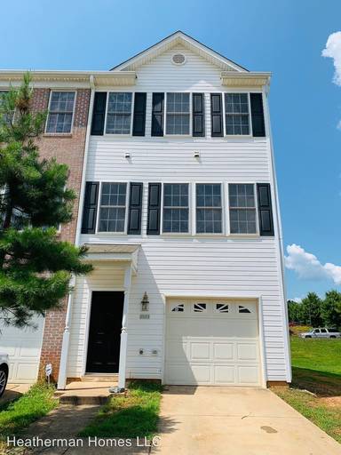 Main picture of 35123 Sara Ct