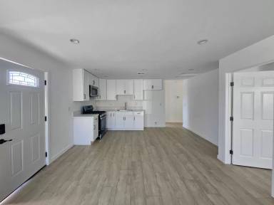 Main picture of 13031 Goleta St