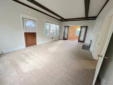 Main picture of 1336 Lakeview Blvd E