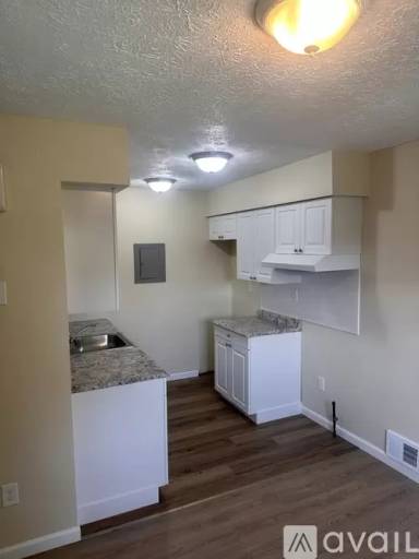 Main picture of 371 Hayward Ave