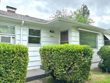 Main picture of 8232 SE 11th Ave