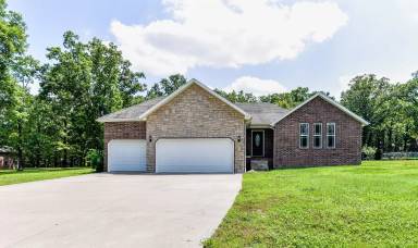 Main picture of 370 Southwoods Way