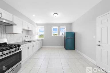 Main picture of 7515 S Essex Ave