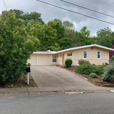 Main picture of 1345 Denlyn St