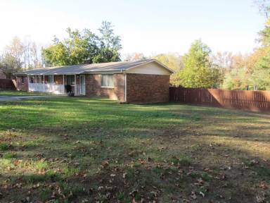 Main picture of 2912 Highway 319 W