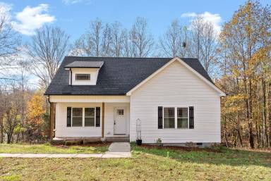 Main picture of 732 Lucas Rd