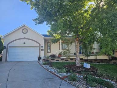 Main picture of 5048 S Dillon St