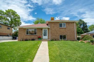 Main picture of 2301 S Wolff St