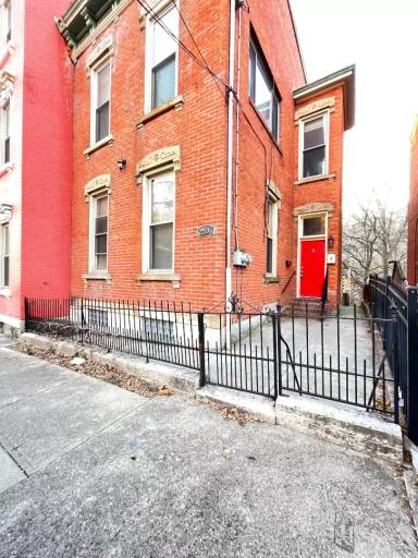 Main picture of 2259 Loth St