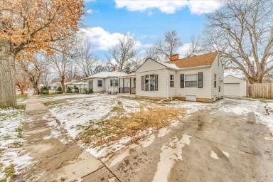 Main picture of 1613 N Burns St