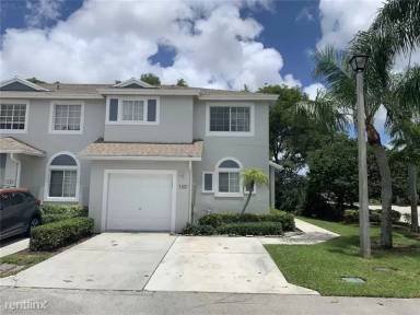 Main picture of 1162 SW 44th Ave