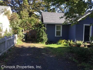 Main picture of 271 1/2 N Grand St