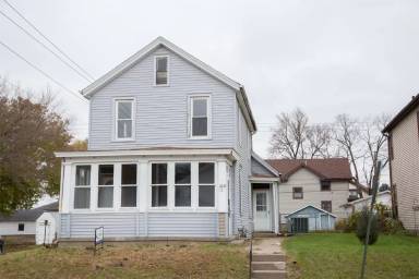 Main picture of 1120 Rhomberg Ave