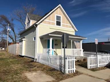 Main picture of 1302 Deloss St