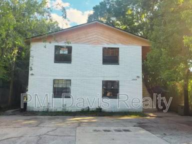 Main picture of 2984 Myra St