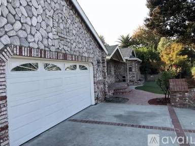 Main picture of 366 Senter Rd