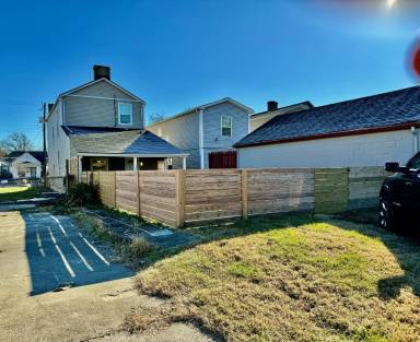 Main picture of 1206 S Preston St