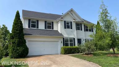 Main picture of 6 Tavern Rd