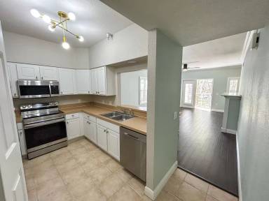 Main picture of 9124 SW 51st Rd
