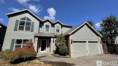 Main picture of 523 Lakefair Pl N