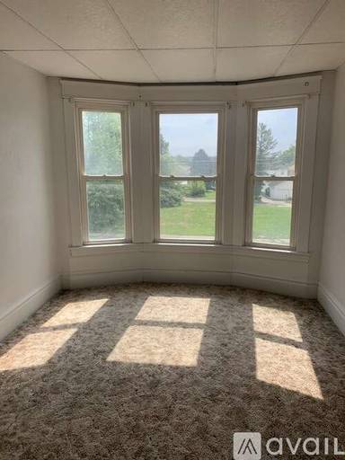 Main picture of 407 Lawson Ave