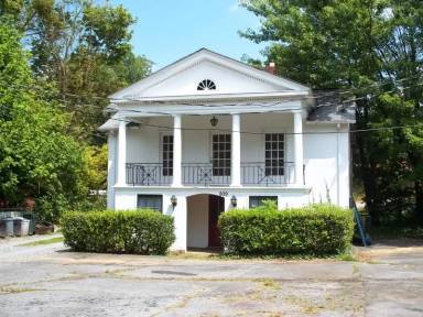 Main picture of 903 Southwest Ave