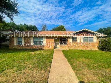 Main picture of 1208 Crestridge St
