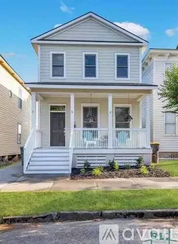 Main picture of 413 E 31st St