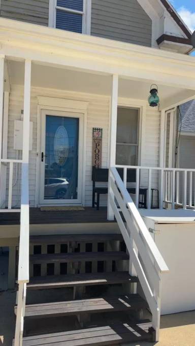 Main picture of 620 1st Ave NW