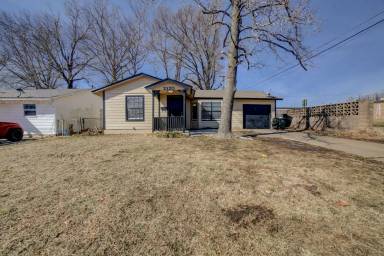 Main picture of 2120 S Main St