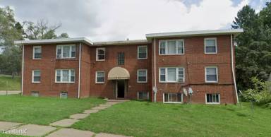 Main picture of 1944 Rowland Ave NE