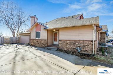Main picture of 1707 E Evergreen Ct