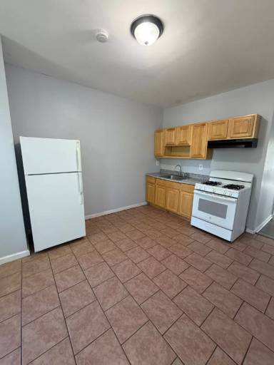 Main picture of 50 Franklin St