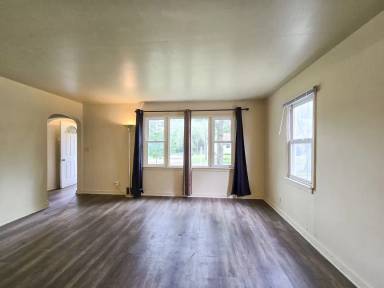 Main picture of 656 Ripley Ave