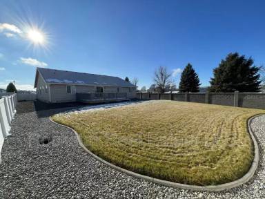 Main picture of 6606 S Lucas St