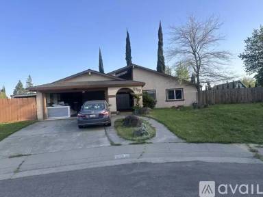 Main picture of 8900 Gold Leaf Way