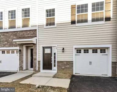 Main picture of 12 Ravenna Ln