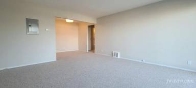 Main picture of 30 Crestline Dr