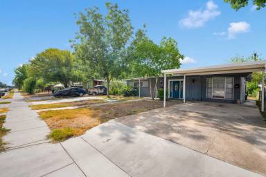 Main picture of 310 E Hutchins Pl