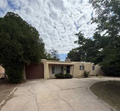 Main picture of 1612 Hendola Dr NE