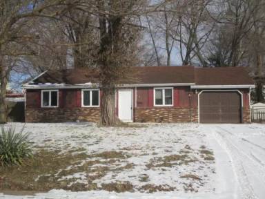 Main picture of 621 Sangamon Rd