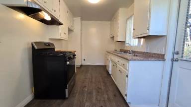 Main picture of 105 E Laurel Ave