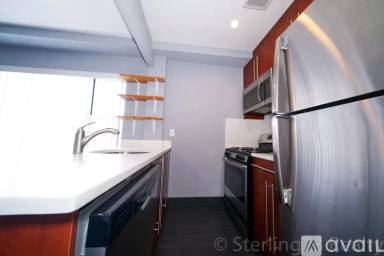 Main picture of 37 01 Broadway