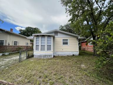 Main picture of 457 E 45th St