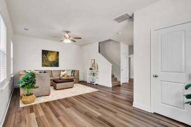 Main picture of 111 N 3rd St